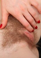 Hairy Russian Alice spreads her bush, Alice (ali098) ATK Petites: Alice (Hairy Russian Alice spreads her bush)