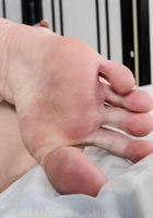 Belle showing off her feet, Belle Fatale (bel043) ATK Galleria: Belle Fatale (Belle showing off her feet)