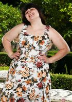 Cece Lachey Big Spreads, Cece Lachey (cec015) ATK Natural & Hairy: Cece Lachey (Cece Lachey Big Spreads)