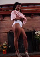 Black model Dee spreads her ass, Dee (dee019) ATK Exotics: Dee (Black model Dee spreads her ass)