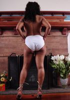 Black model Dee spreads her ass, Dee (dee019) ATK Exotics: Dee (Black model Dee spreads her ass)