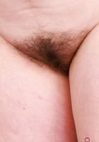 Elizabeth slips off her bell-bottoms, Elizabeth (eli043) ATK Natural & Hairy: Elizabeth (Elizabeth slips off her bell-bottoms)