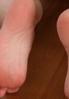 Honey in footfetish, Honey (hon002) ATK Galleria: Honey (Honey in footfetish)