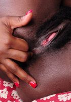 Hairy Kiana fingers herself, Kiana Love (kia003) ATK Natural & Hairy: Kiana Love (Hairy Kiana fingers herself)