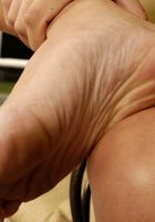 Knikki in footfetish, Knikki (kni001) ATK Petites: Knikki (Knikki in footfetish)