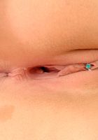 Larin spreads her pussy, Larin (lar016) ATK Archives: Larin (Larin spreads her pussy)