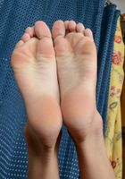 Latina Leah shows off her feet, Leah Cortez (lea039) ATK Petites: Leah Cortez (Latina Leah shows off her feet)