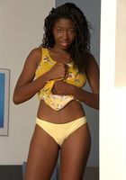Leslie in upskirts and panties, Leslie (les006) ATK Exotics: Leslie (Leslie in upskirts and panties)