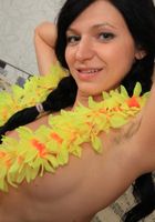 Hairy Reana spreads her bush, Slaviana (rea006) ATK Petites: Slaviana (Hairy Reana spreads her bush)