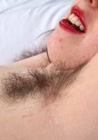 Hariy Samantha spreads her pits, Samantha Jane (sam068) ATK Archives: Samantha Jane (Hariy Samantha spreads her pits)