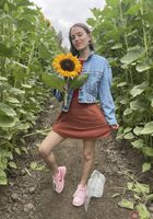 Sia Wood Farm Date BTS, Sia Wood (sia004) ATK Galleria: Sia Wood (Sia Wood Farm Date BTS)