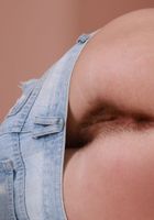 Hairy Taitana spreads her bush, Tatiana (tat032) ATK Natural & Hairy: Tatiana (Hairy Taitana spreads her bush)