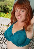 Hairy Velma spreads outside, Velma (vel001) ATK Natural & Hairy: Velma (Hairy Velma spreads outside)