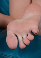 Veronica James Shows Off Her Feet, Veronica James (ver099) ATK Galleria: Veronica James (Veronica James Shows Off Her Feet)