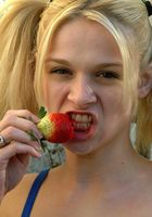 Violet in masturbation, Violet (vio005) ATK Petites: Violet (Violet in masturbation)