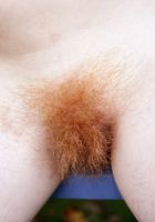 Hairy MILF Zia spreads outside, Zia (zia002) ATK Natural & Hairy: Zia (Hairy MILF Zia spreads outside)